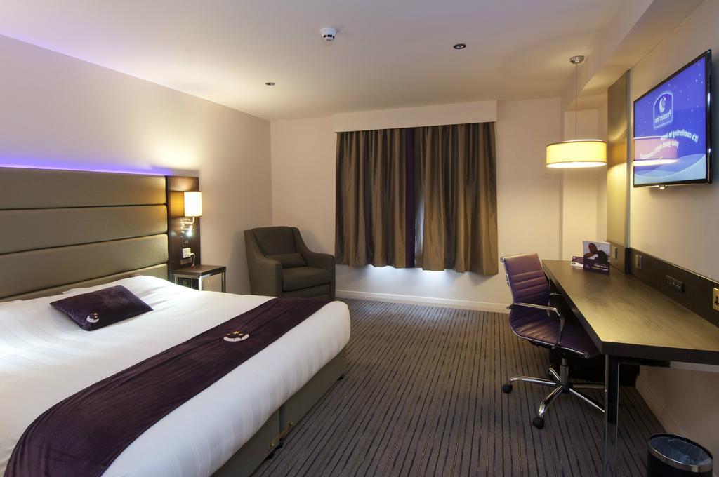 Premier Inn Stirling City Centre Exteriör bild