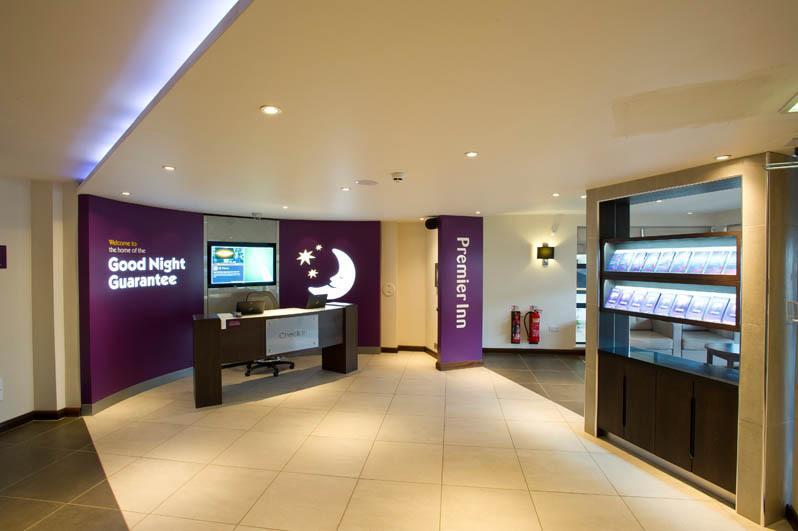 Premier Inn Stirling City Centre Exteriör bild